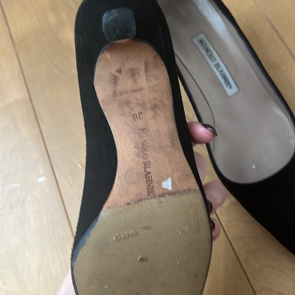 AUTHENTIC manolo blahnik kitten heel pumps - Picture 6 of 6